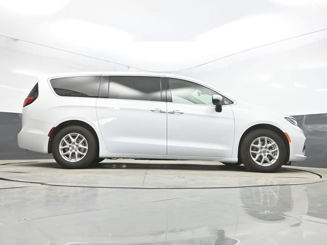 Used 2023 White Chrysler Touring L image 31