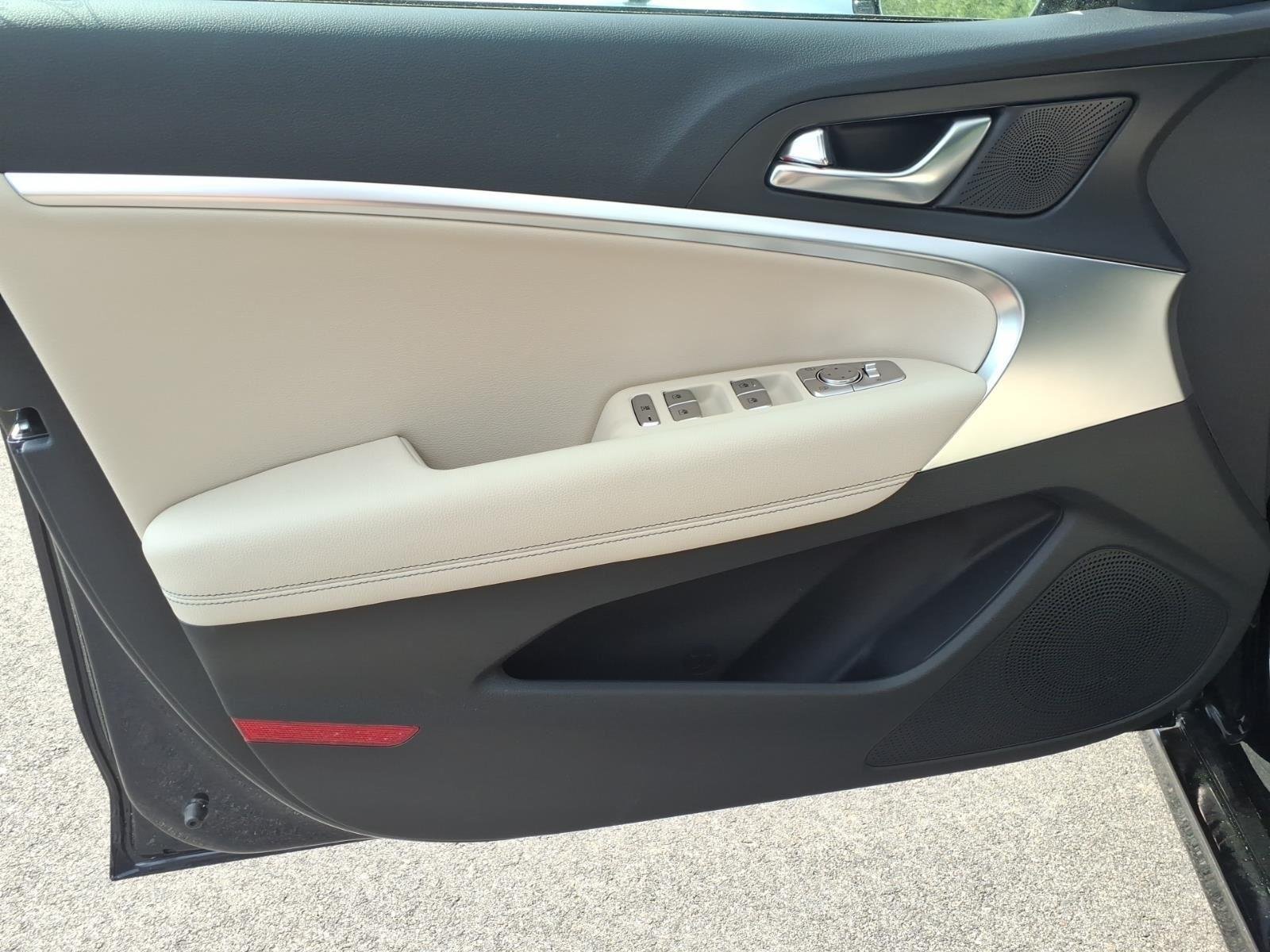 New 2026 Capri Blue Genesis 2.5T image 15