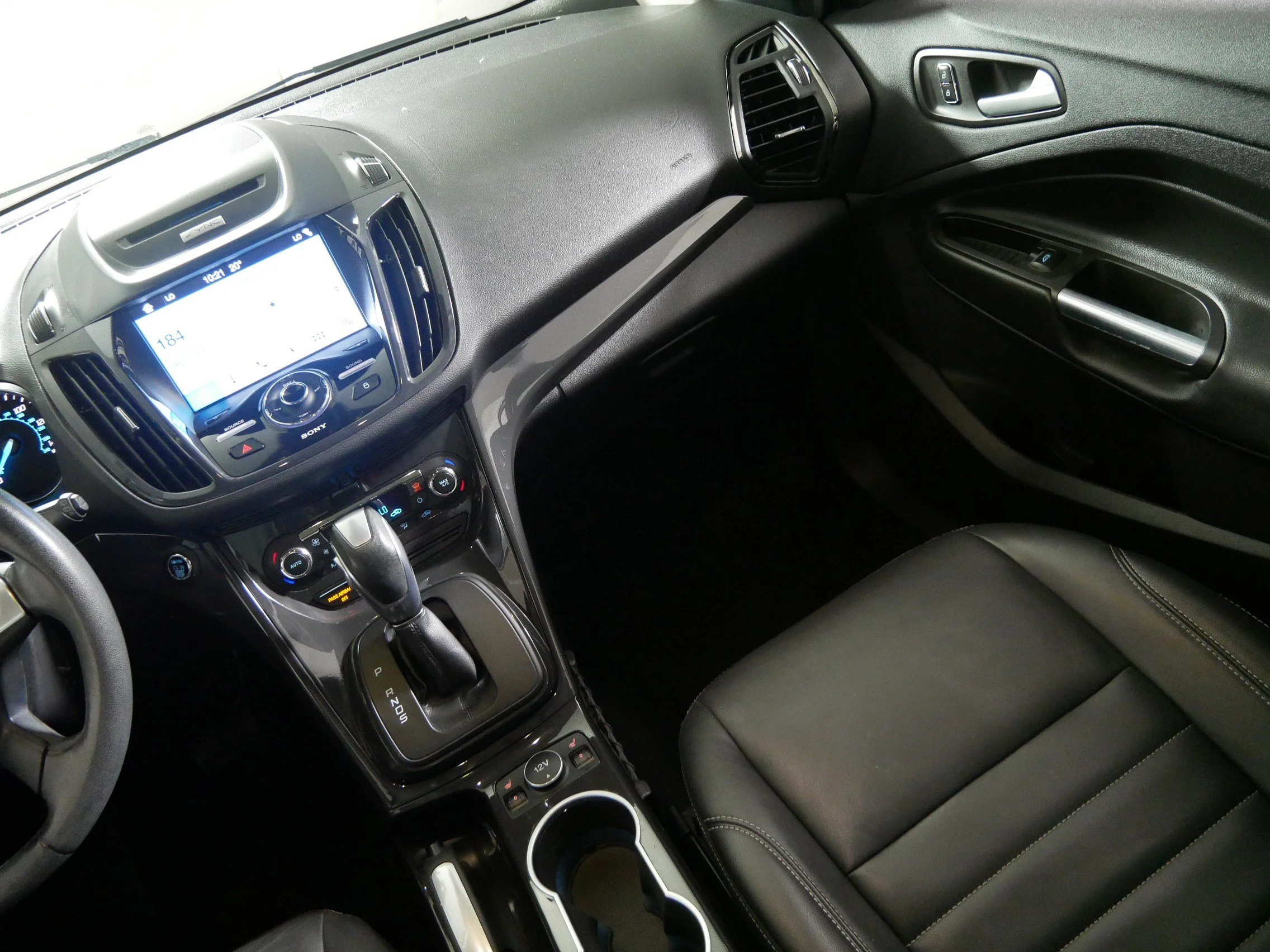 Used 2016 White Platinum Metallic Tri-Coat Ford Titanium image 11