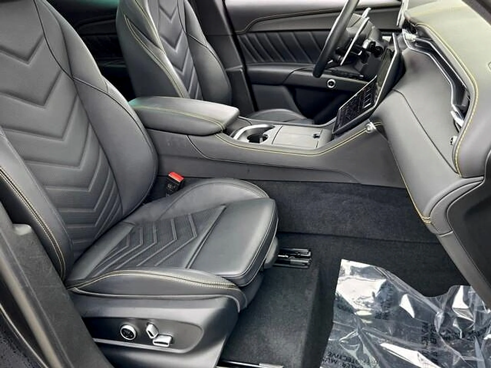 Used 2023  Maserati Modena image 16