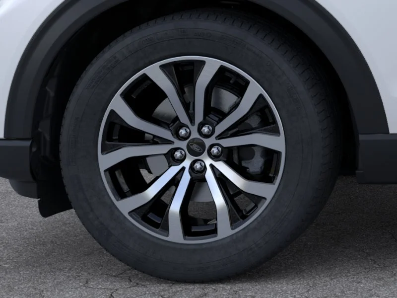 New 2026 Star White Metallic Tri-Coat Ford ST-Line image 43