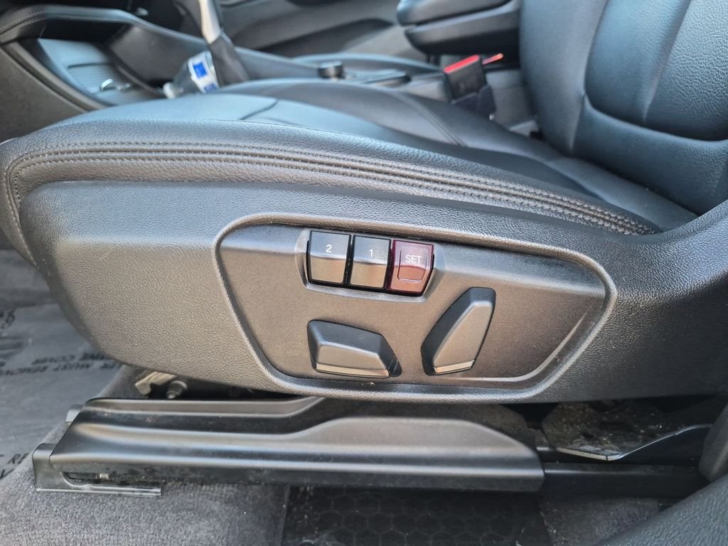 Used 2018 Gray BMW sDrive28i image 16