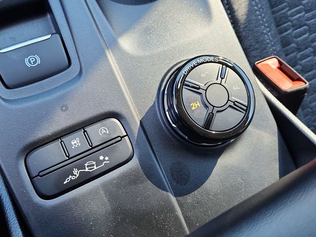 New 2025 Carbonized Gray Metallic Ford XLT image 21