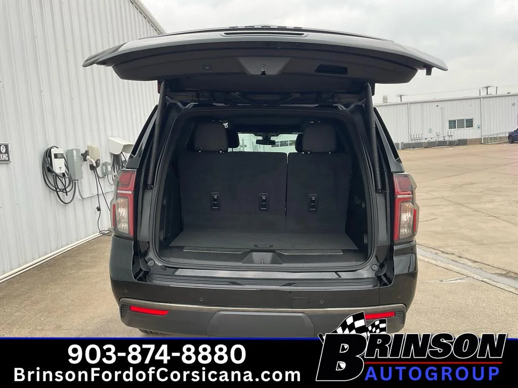 Used 2022 Black Chevrolet Z71 image 10