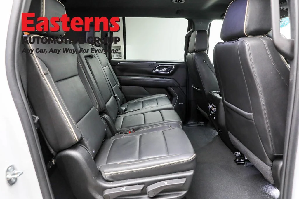 Used 2024 White GMC SLT image 26