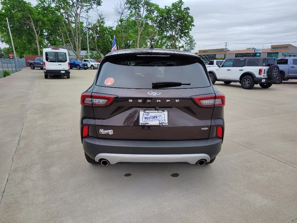 Used 2023 Cinnabar Red Metallic Ford PHEV image 6