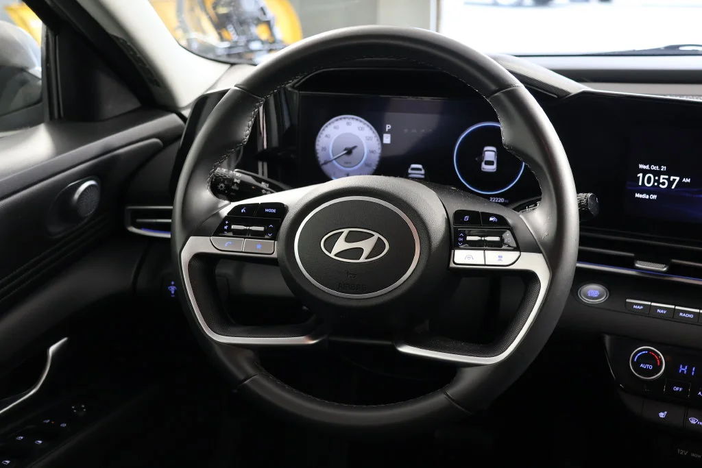 Used 2025 Fluid Metal Hyundai SEL Convenience image 10