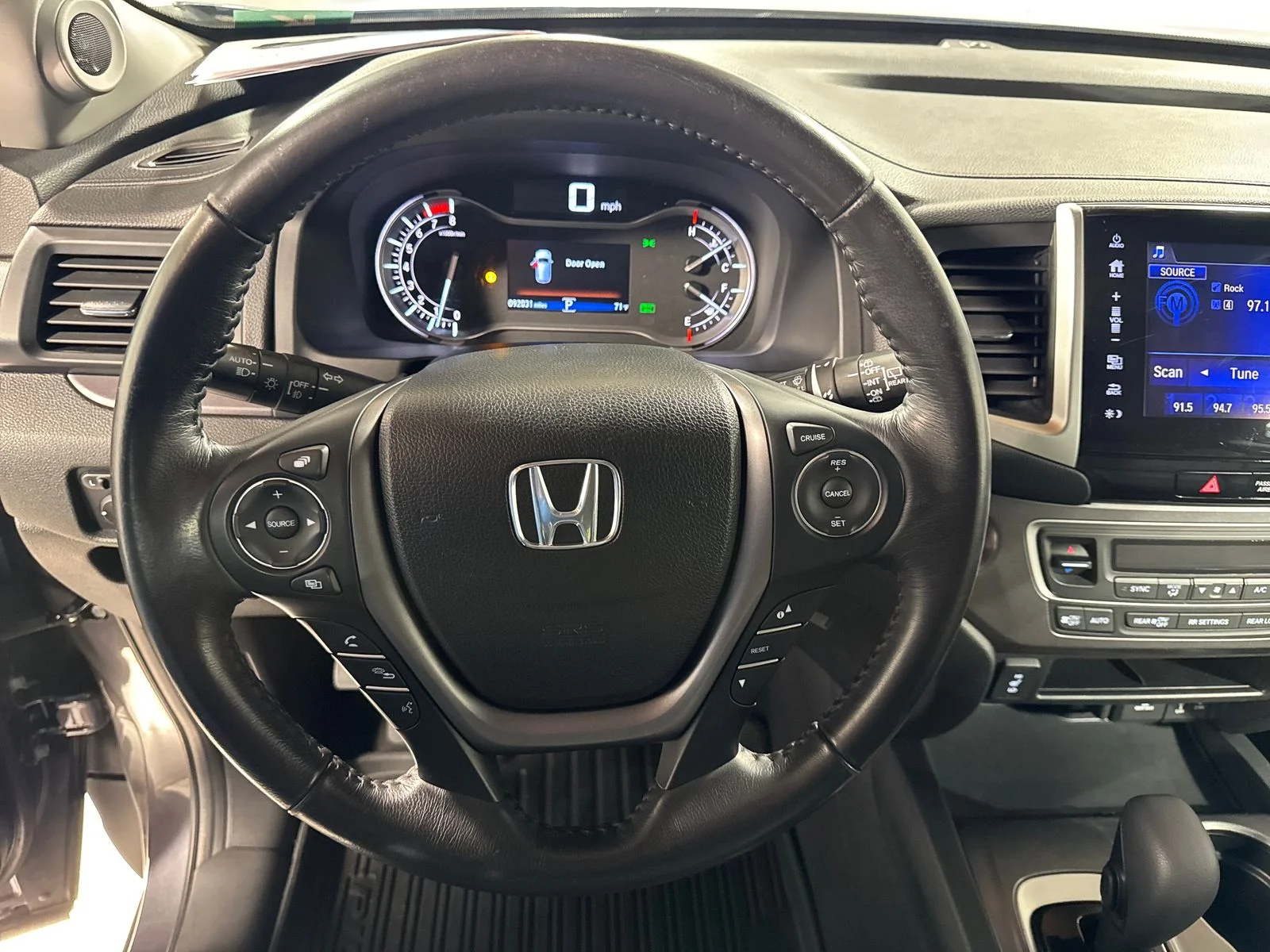 Used 2018 Modern Steel Metallic Honda EX-L image 15
