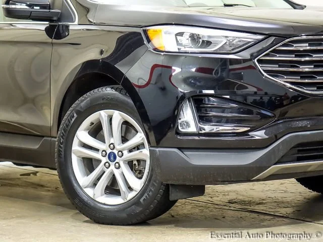 Certified Used 2020 Black Ford SEL image 3