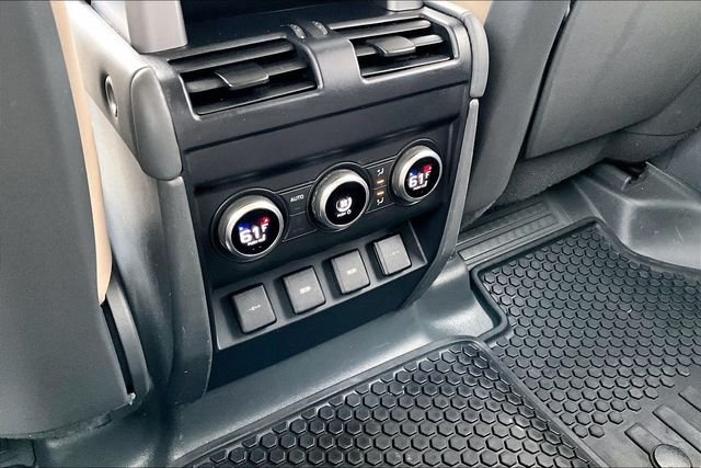 Used 2020 White Land Rover HSE image 31