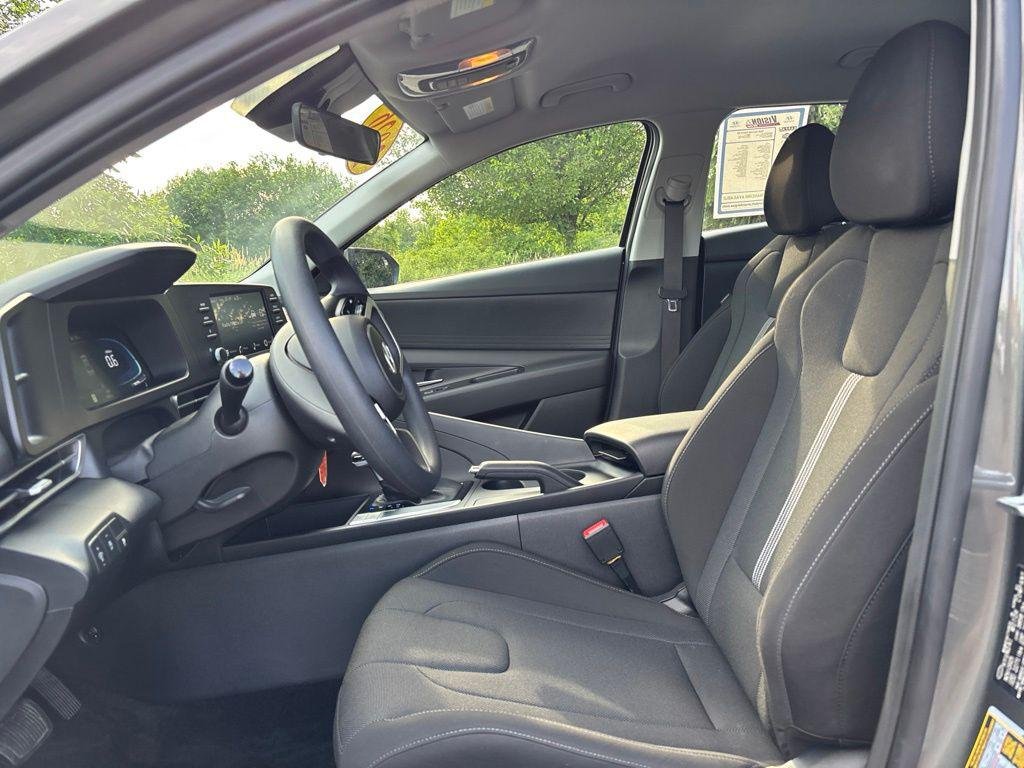 New 2026 Gray Hyundai SE image 10