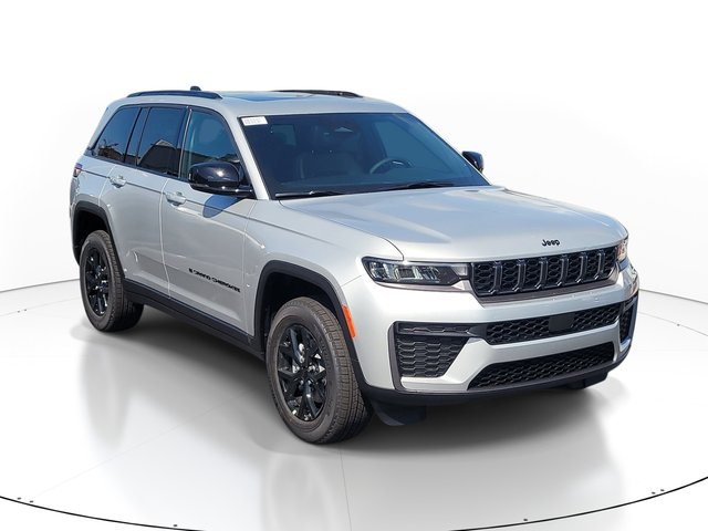 2026 Jeep Grand Cherokee Laredo Altitude