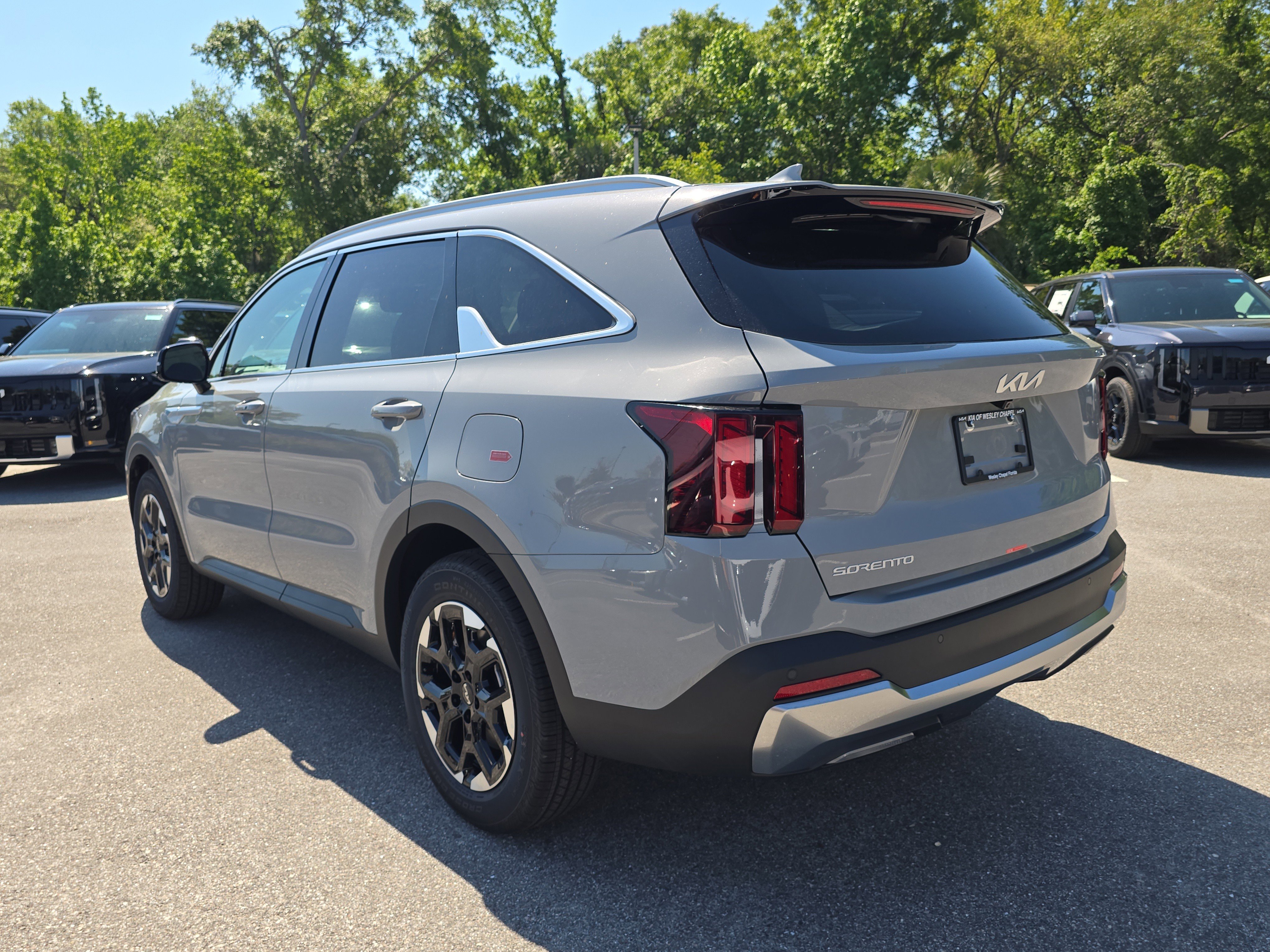 New 2026 Wolf Gray Kia S image 6