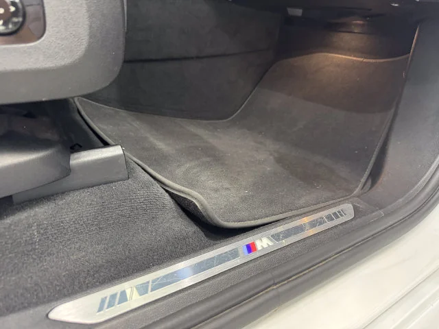 Used 2023 Mineral White Metallic BMW xDrive40i image 46