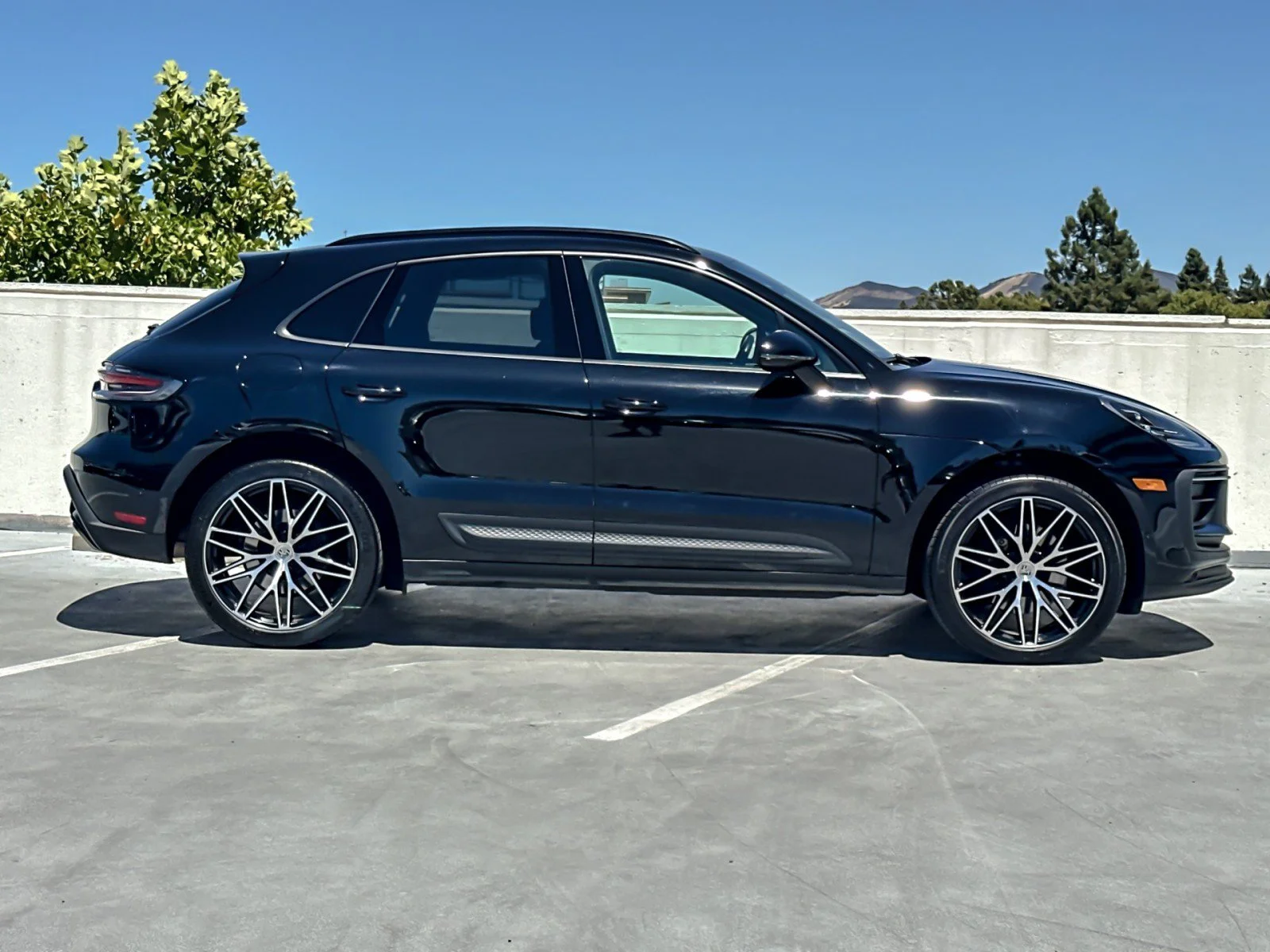 Used 2023 Black Porsche  image 9
