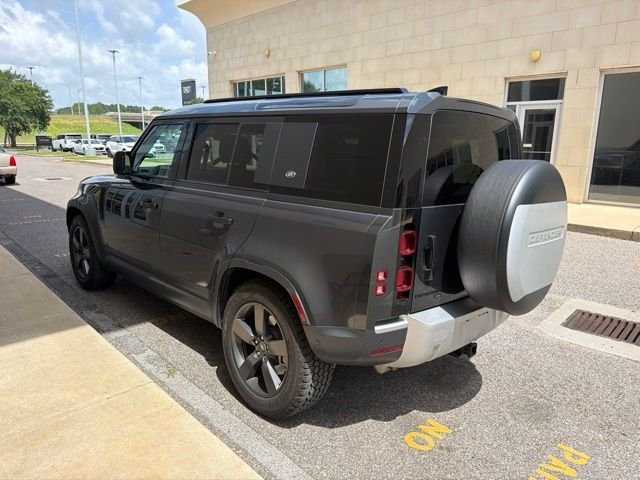 Certified Used 2023 Carpathian Gray Premium Metallic Land Rover SE image 3