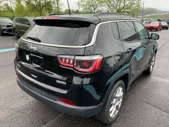 Used 2022 Black Jeep Latitude Lux image 7