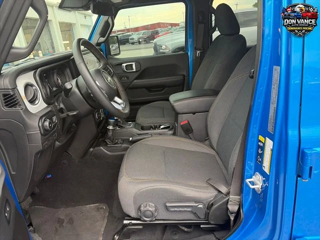 Used 2024 Blue Jeep Sahara image 9