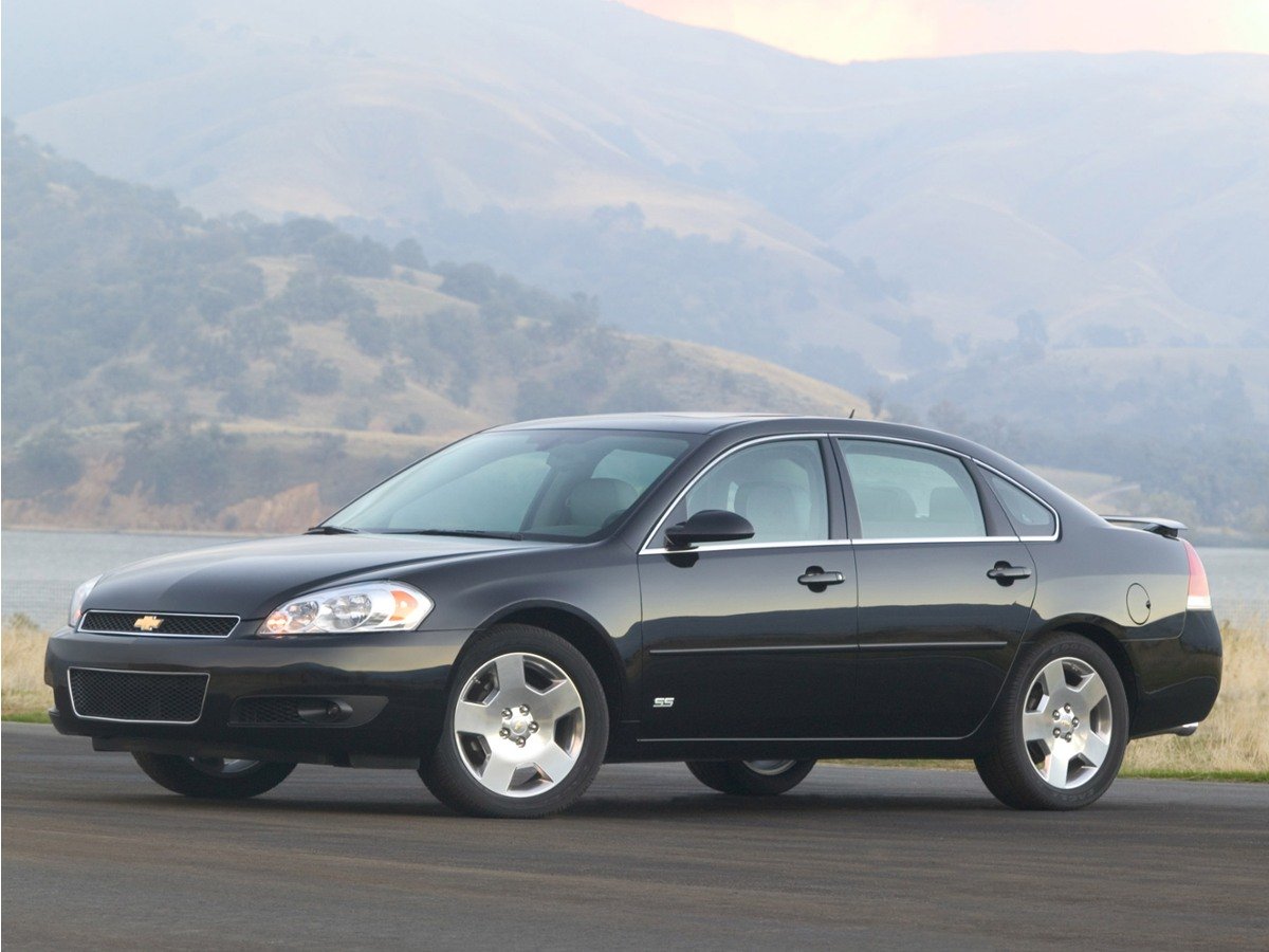 Used 2007 Silver Chevrolet LS image 1