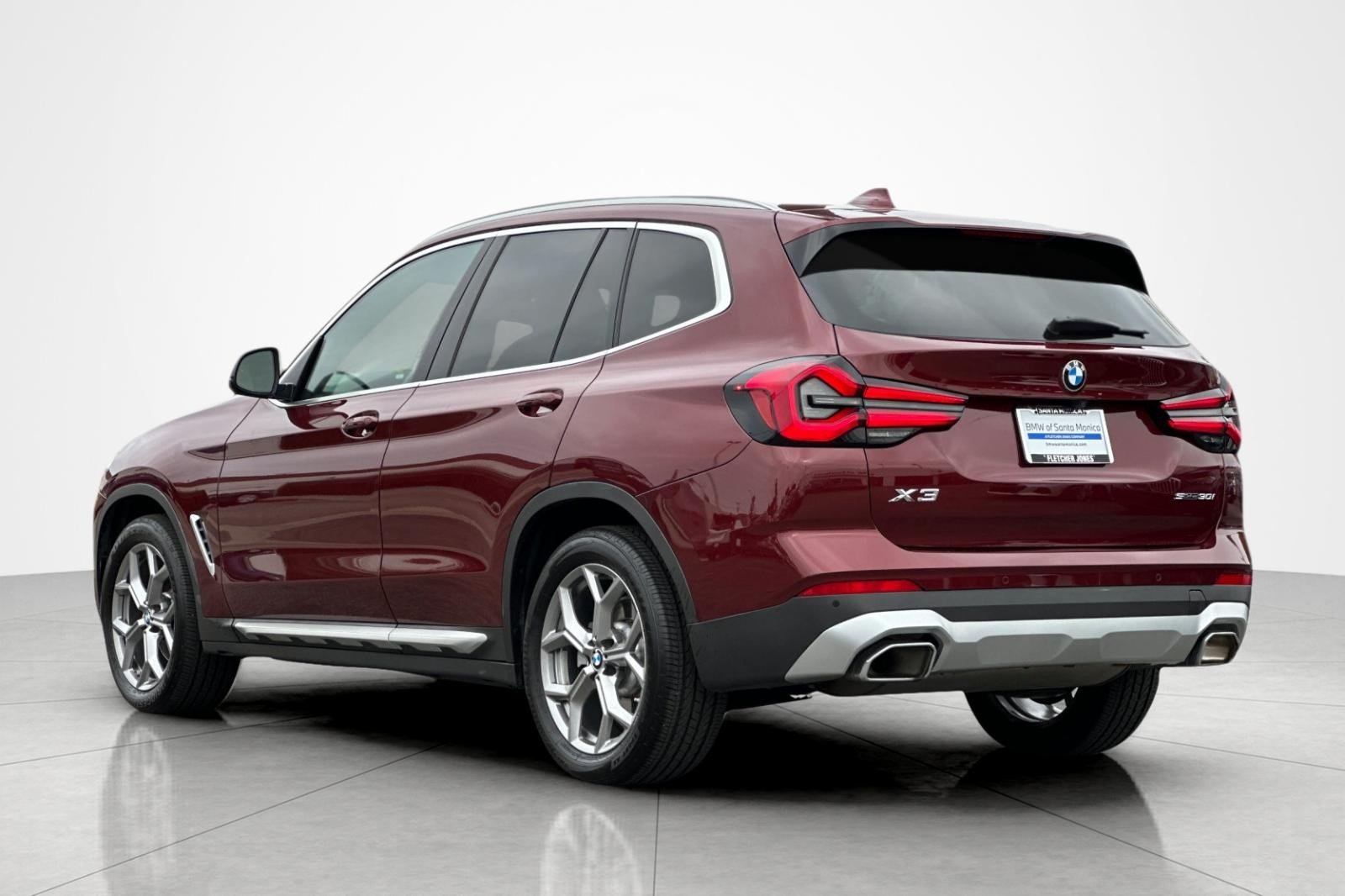 Used 2023 Aventurin Red Metallic BMW sDrive30i image 3