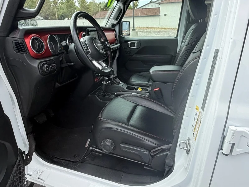 Used 2019 Bright White Clea Jeep Rubicon image 16