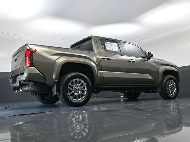 Used 2026 Bronze Toyota Limited image 21