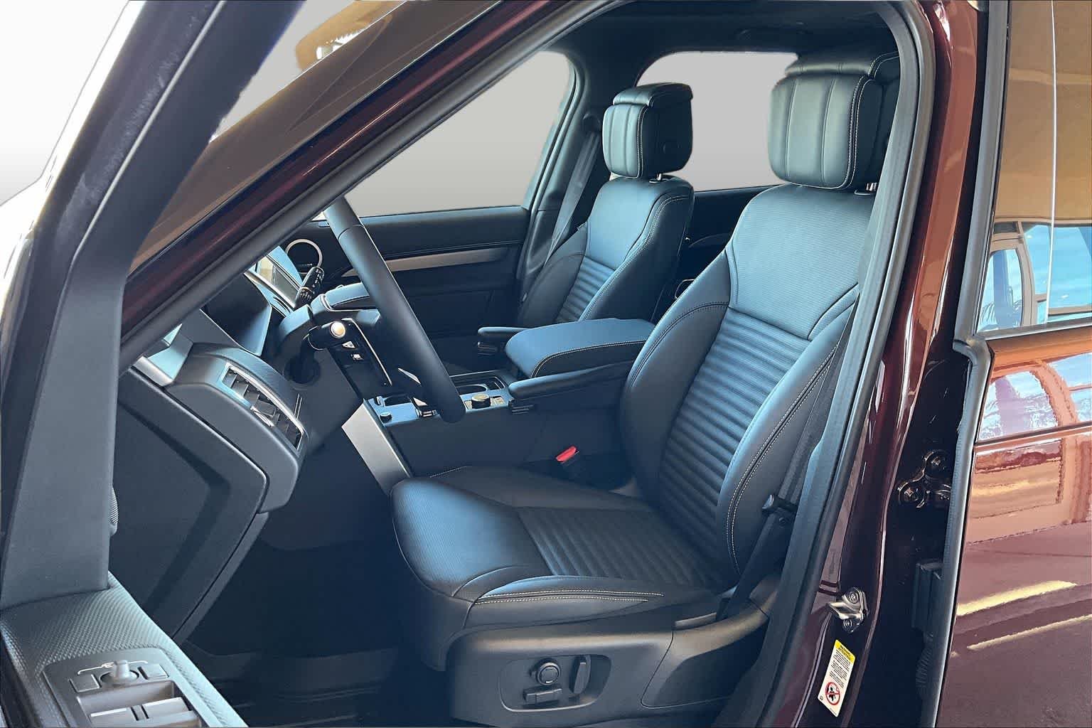 2026 Land Rover Discovery Gemini Edition - Photo 9
