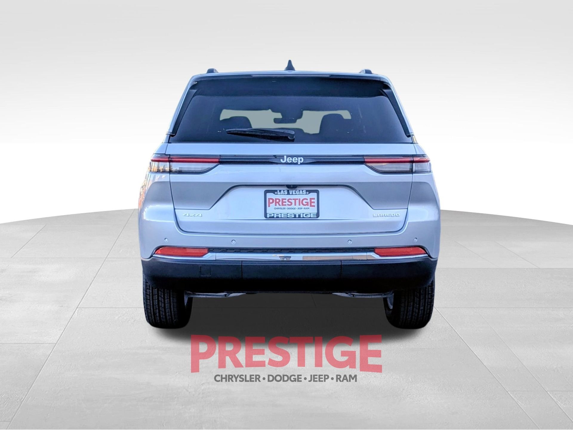 New 2026 Silver Zynith Exterior Paint Jeep Laredo X image 6