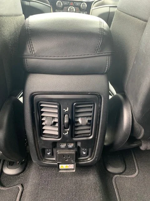 Used 2019 Silver Jeep Overland image 8