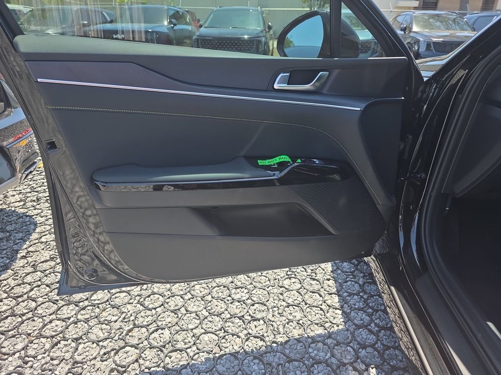 New 2026 Aurora Black Pearl Kia GT image 17