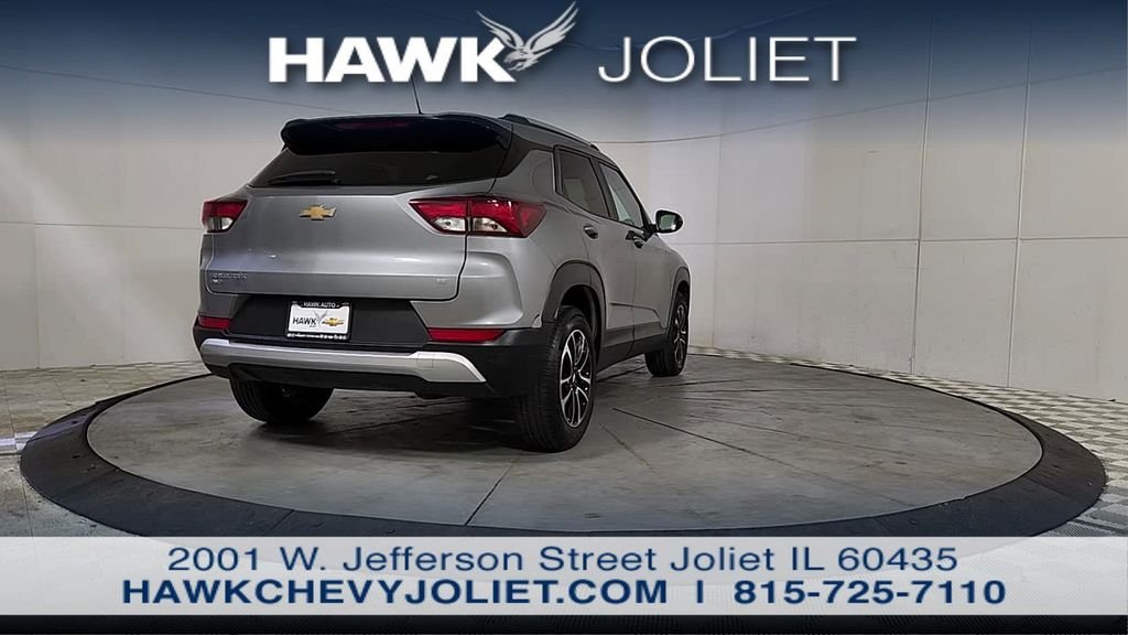 Used 2025 Gray Chevrolet LT image 7