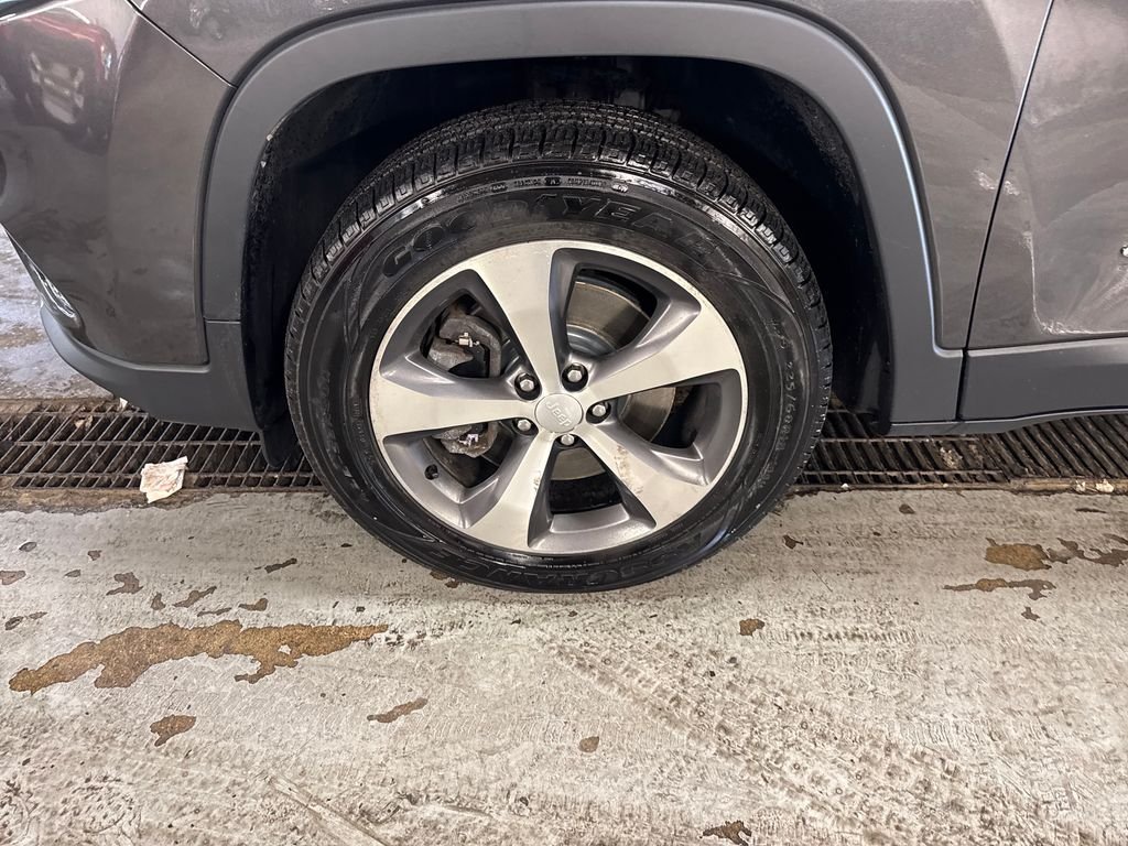 Used 2020 Gray Jeep Limited image 11