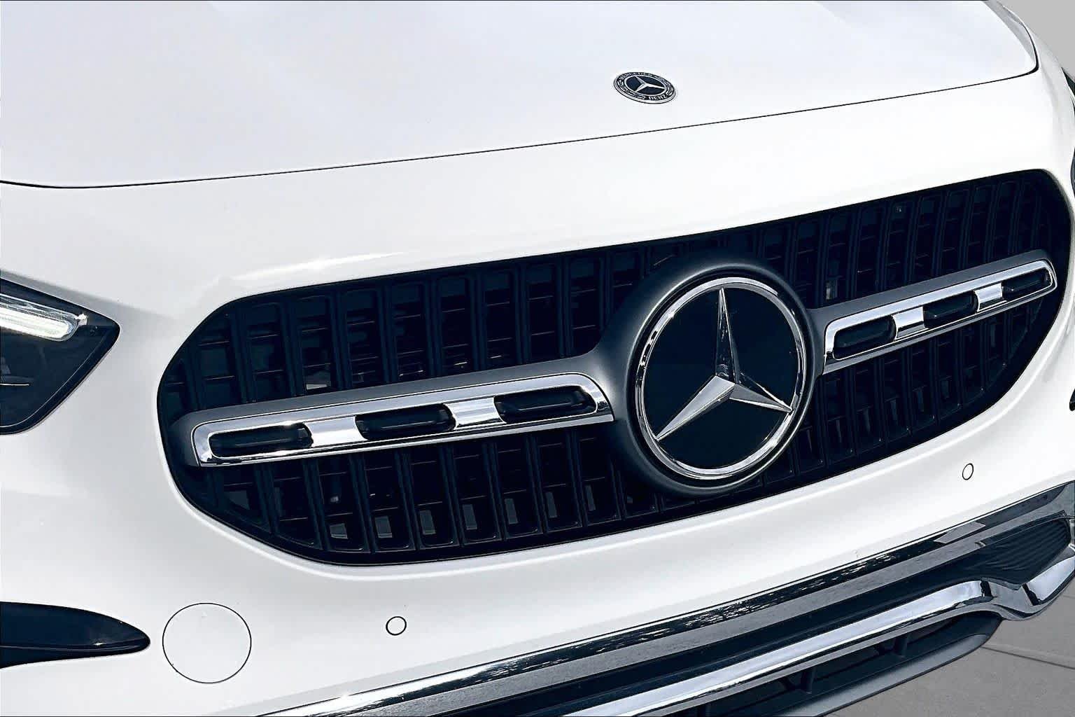 Used 2025 Polar White Mercedes-Benz GLA 250 image 29