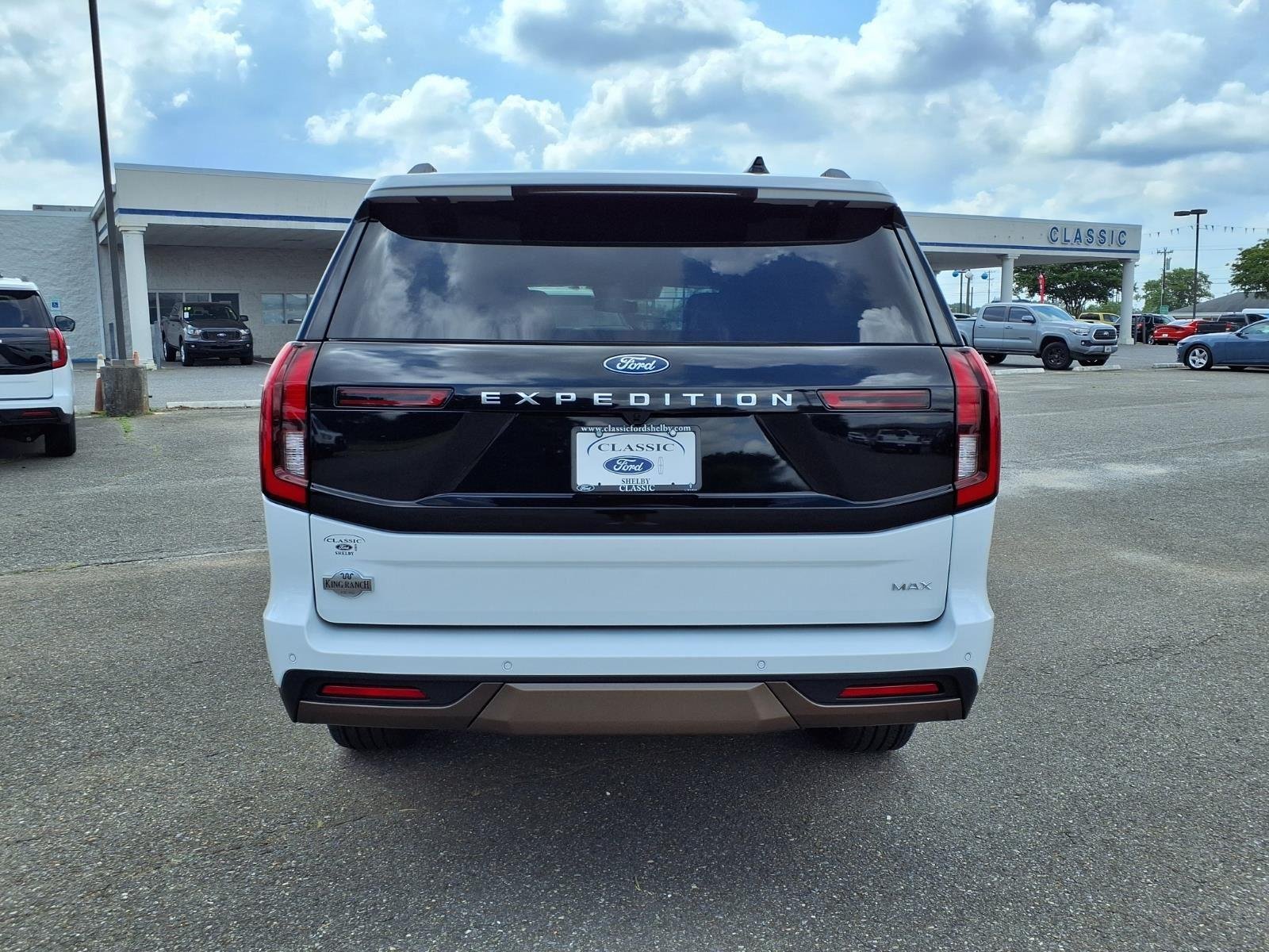 New 2026 Oxford White Ford MAX King Ranch® image 10