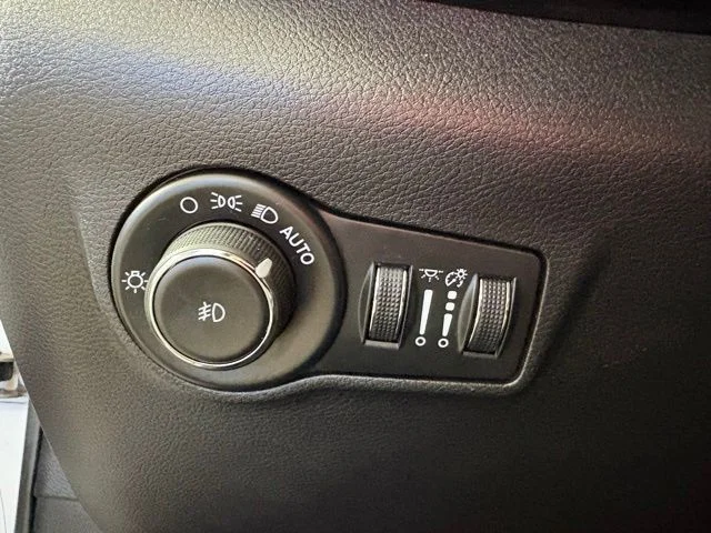 Certified Used 2024 White Jeep Limited image 25