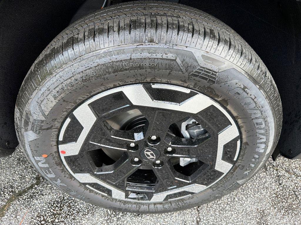 New 2027 Gray Hyundai SEL FWD image 12