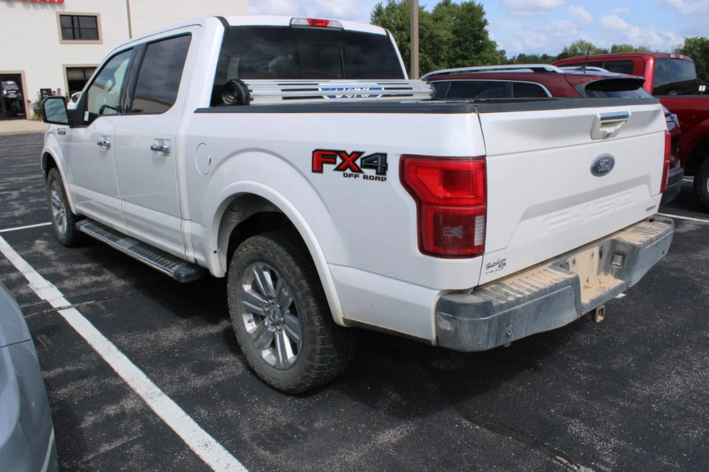 Used 2018 White Platinum Clearcoat Metallic Ford Lariat image 9