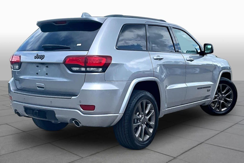 Used 2017 Silver Jeep Limited image 13