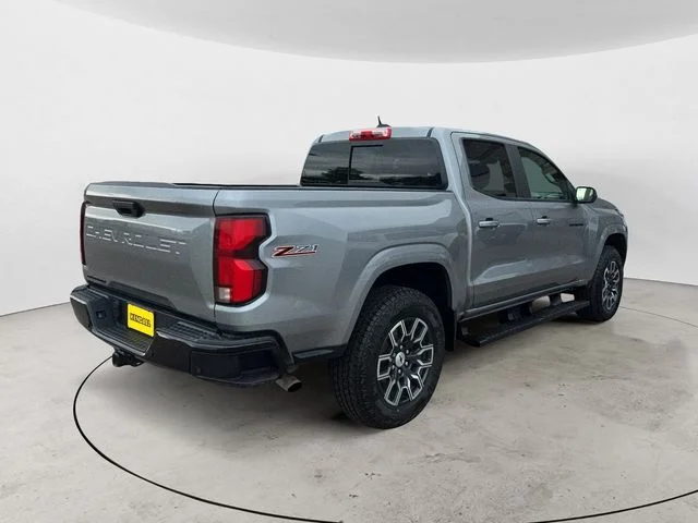 Used 2024 Silver Chevrolet Z71 image 5