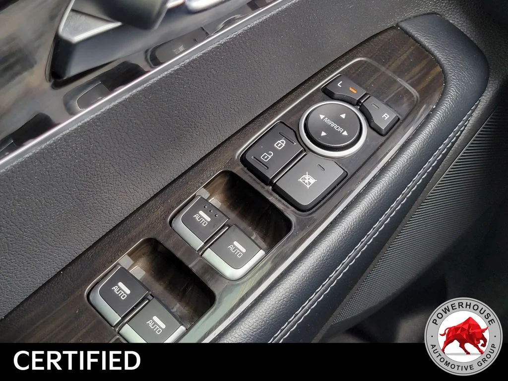 Used 2019 White Kia EX image 27