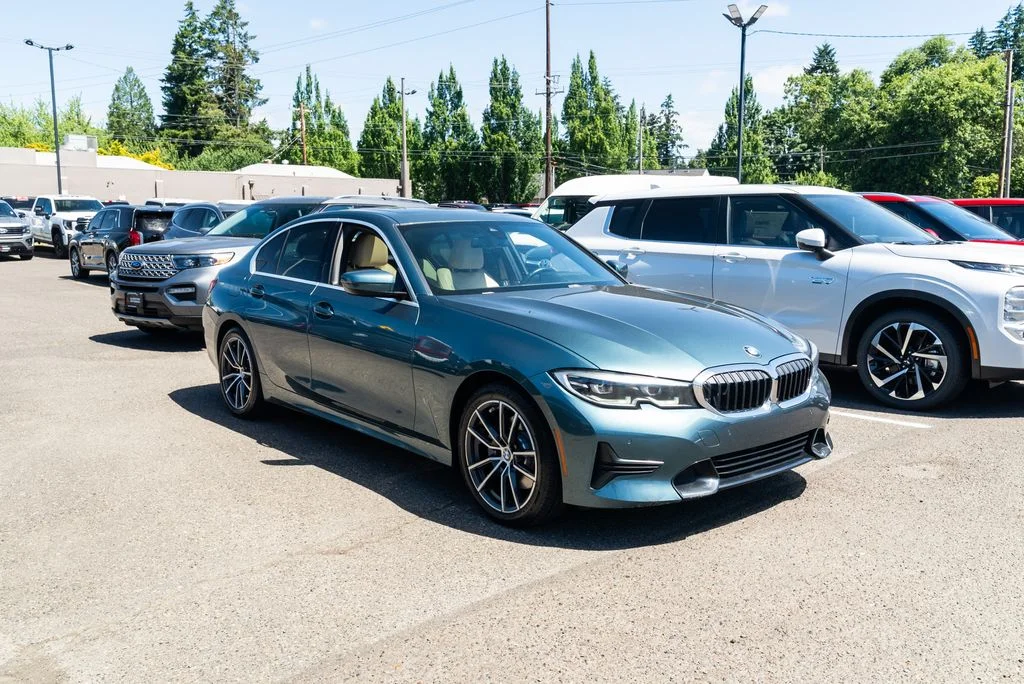 Used 2020 Blue BMW 330i image 25