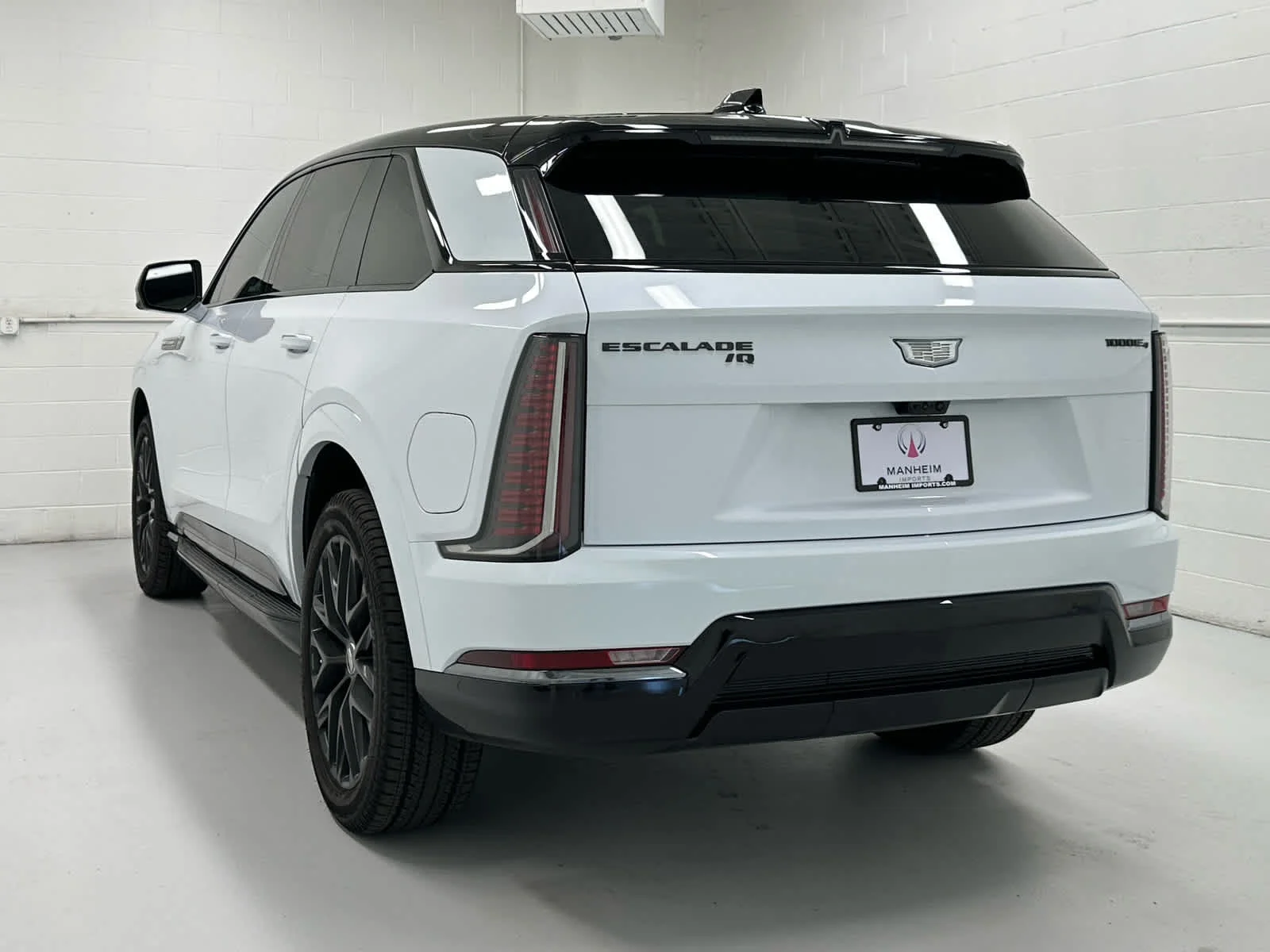Used 2026 Vibrant White Tricoat Cadillac Premium Sport image 8