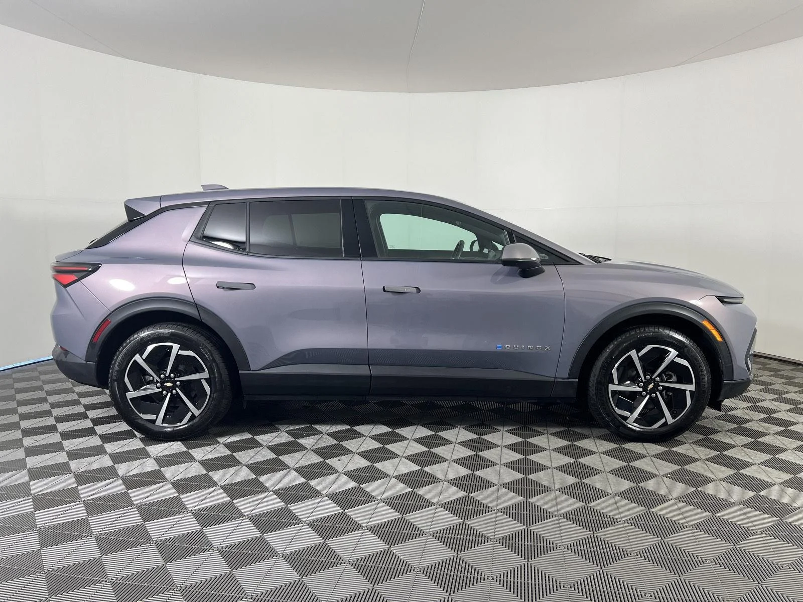 New 2026 Galaxy Gray Metallic Chevrolet LT image 22