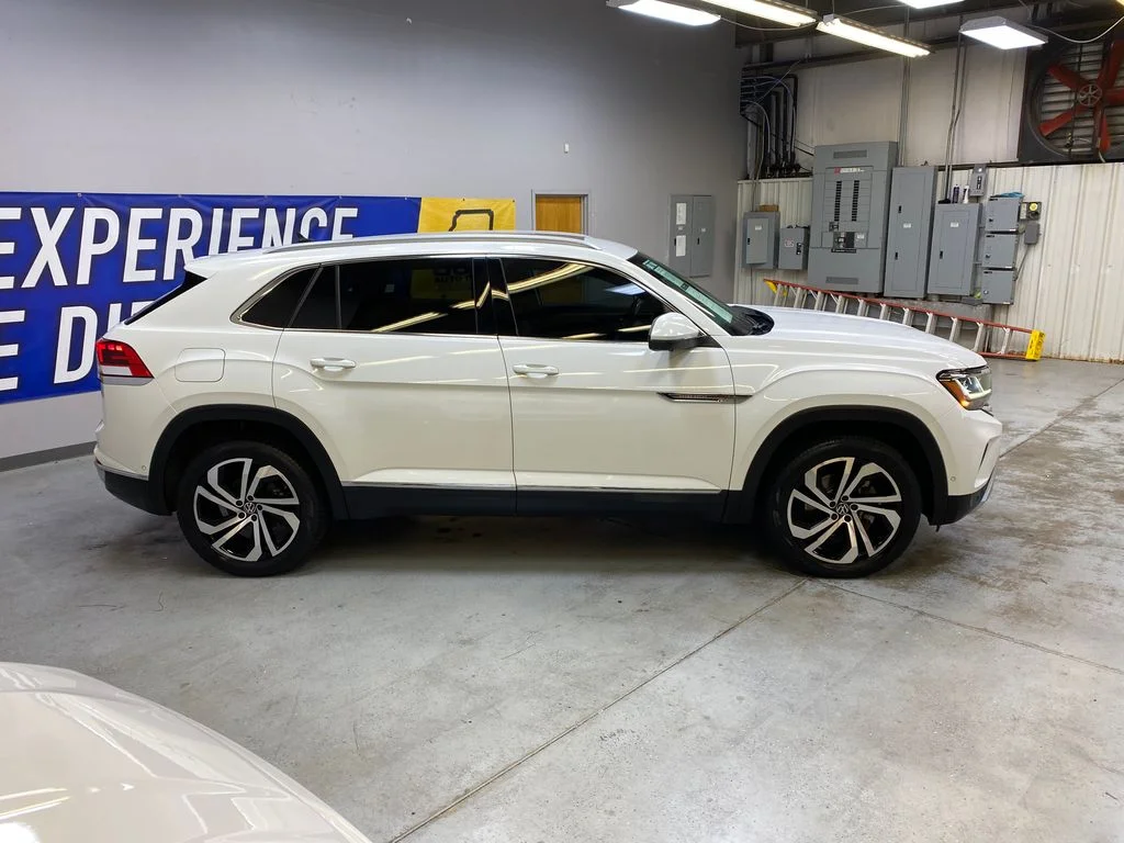 Used 2020 White Volkswagen 3.6L V6 SEL Premium image 8