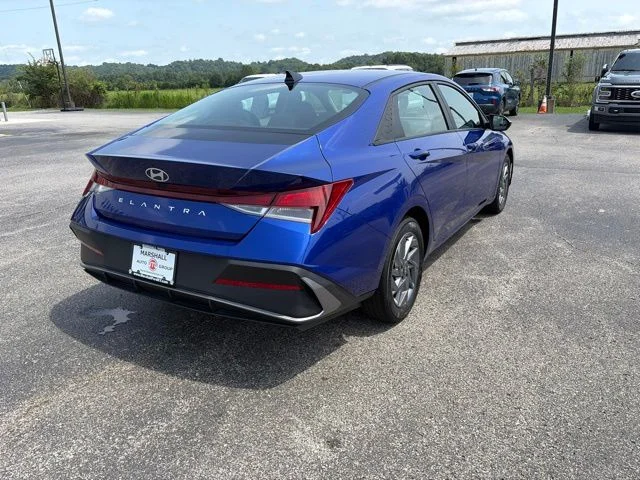 Used 2024 Blue Hyundai SEL image 6