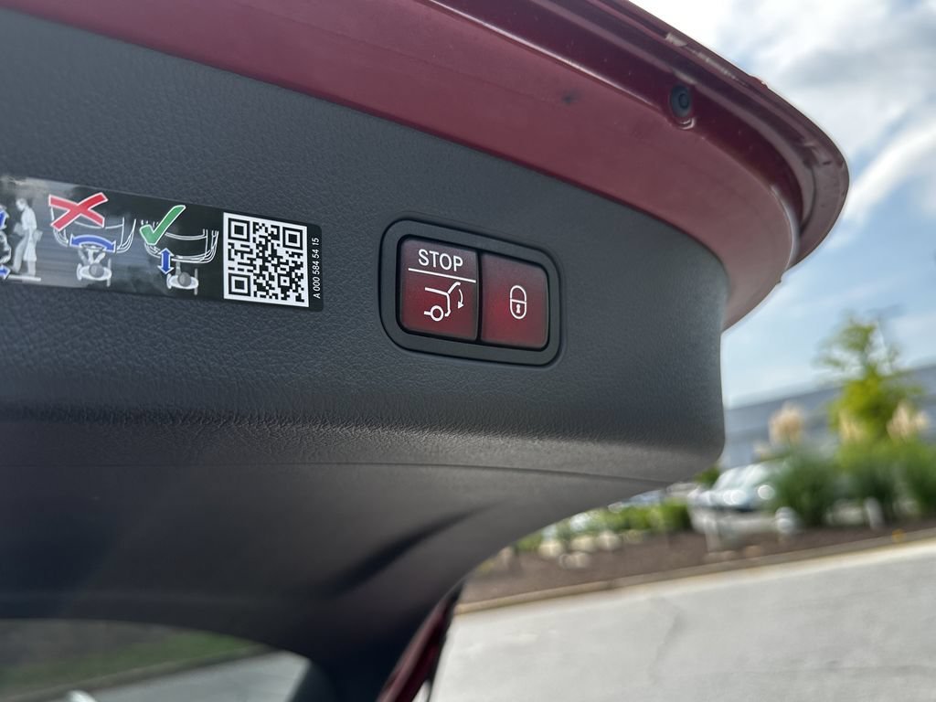 New 2026 MANUFAKTUR Patagonia Red Metallic Mercedes-Benz GLC 300 image 59