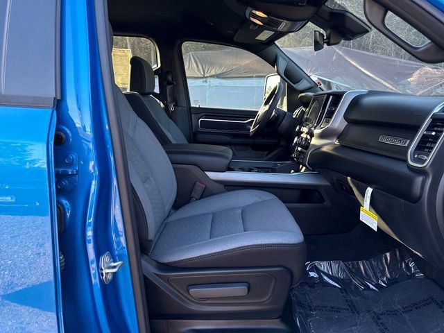 New 2025 Hydro Blue Pearl-Coat Exterior Paint RAM Big Horn/Lone Star image 9