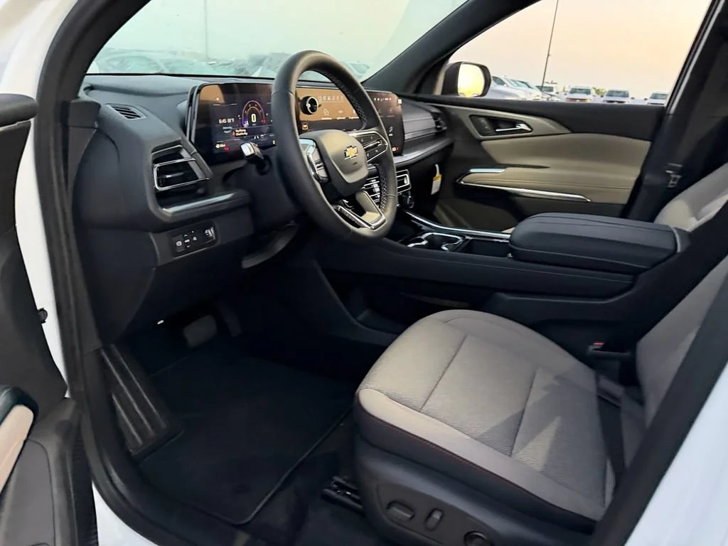 New 2027 Summit White Chevrolet LT image 12