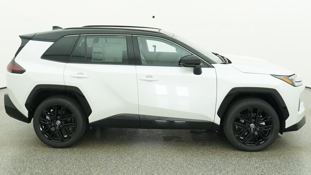 New 2026 Wind Chill Pearl with Midnight Black Metallic roof Toyota XSE image 14