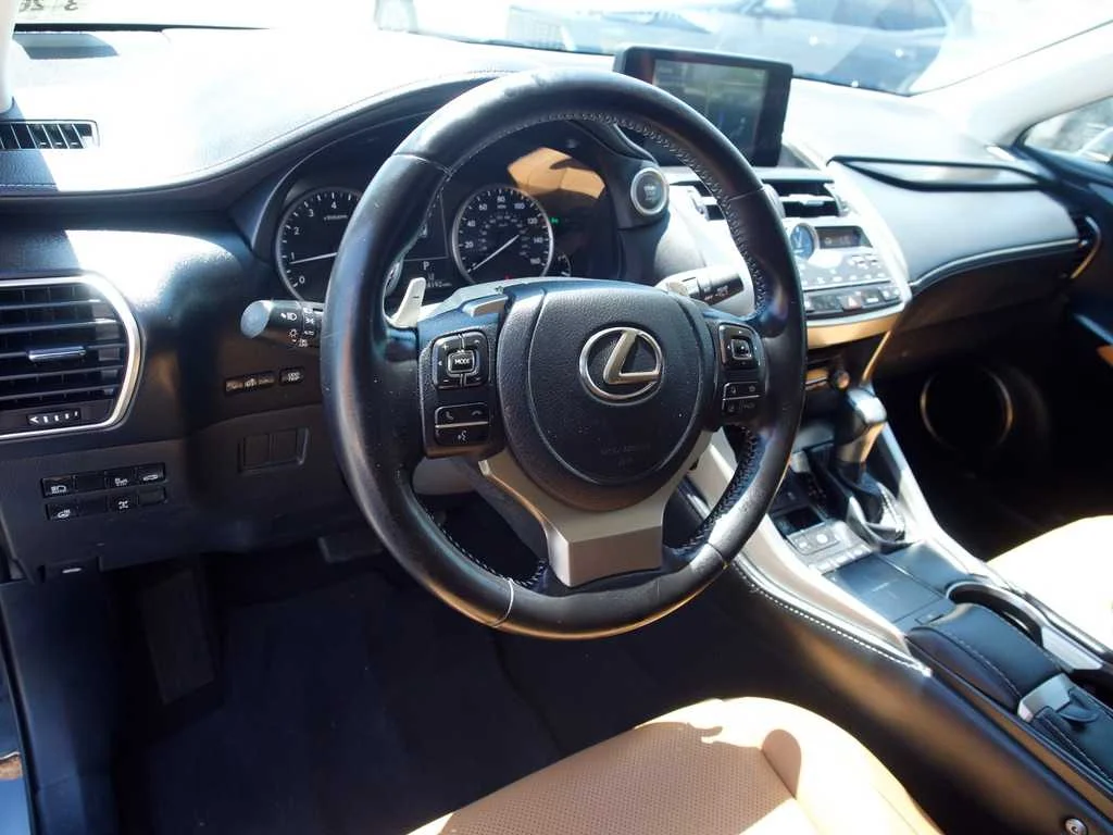 2021 Lexus NX 300 - Photo 18